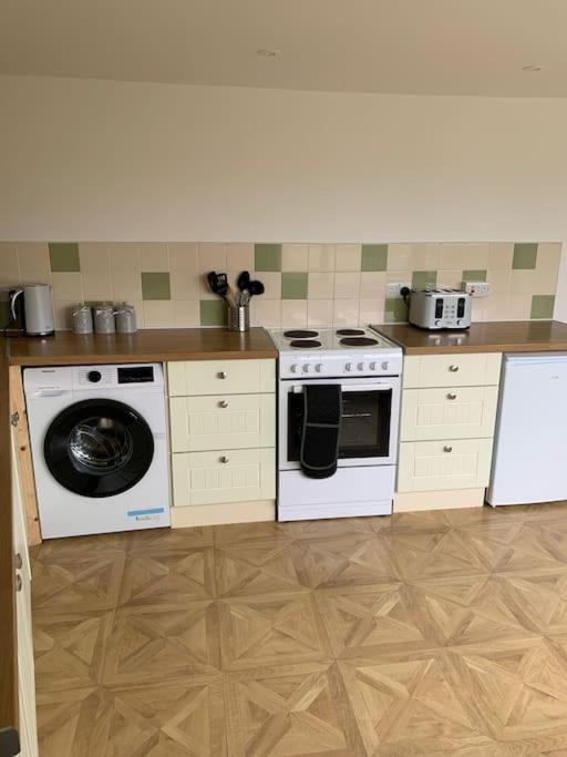 Bryndegwel In Saint Dogmaels, Cardigan- River Views, Free Parking Екстер'єр фото
